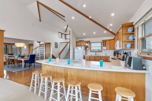 Surf-or-Sound-Realty-251-Topgallant-Kitchen-3