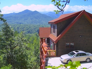 Located Mountainside and offering THE BEST 180 degree views of the Smoky's