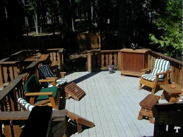 Backyard deck in fenced yard 