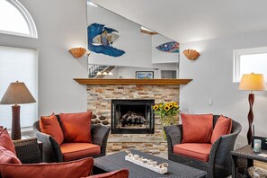 Gas fireplace - ideal for chilly winter evenings.