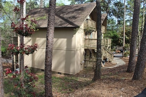 End unit in small 4-unit building gives you privacy (no buildings are adjacent).