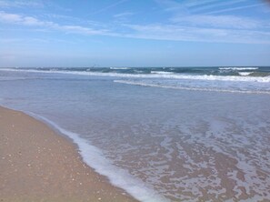 Cinnamon colored sand
