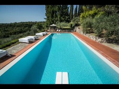 FABULOUS 6BD - 6BA VILLA WITH STUNNING POOL & VIEWS IN TOP CHIANTI LOCATION!