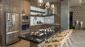 Fully equipped kitchen
