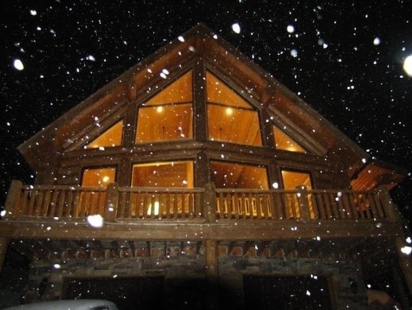 snowy snowy night