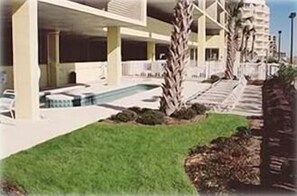 Lazy river and pool overlooking the ocean