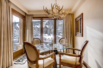  LION SQUARE LODGE at Gondola Ski In/Out 1st Floor Vail Mt View  