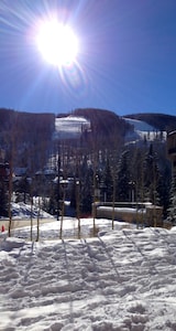  LION SQUARE LODGE at Gondola Ski In/Out 1st Floor Vail Mt View  