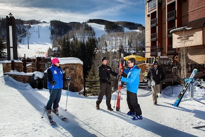  LION SQUARE LODGE at Gondola Ski In/Out 1st Floor Vail Mt View  