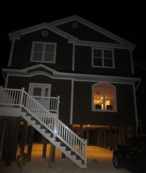 NIGHT TIME PHOTO