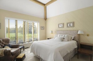 Master Bedroom (Ensuite) with double jacuzzi 