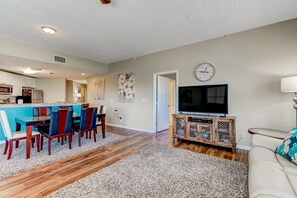 Large and Comfortable Great Room - Over 1600+ Sq. Ft. Living Space