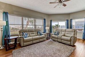 Large and Comfortable Great Room - Over 1600+ Sq. Ft. Living Space