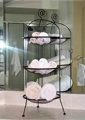 Very large Master Bath vanity area w/  two sinks