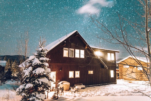 Photo by photographer Nathan Tecson. Dreamy snowy nights. 