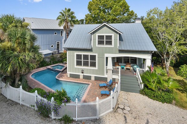 Kahlua's Cottage located in a charming neighborhood called Cottages of Live Oak