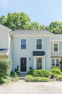 Beautiful Woodward Heights Townhouse!