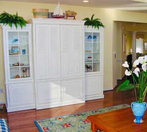Tv cabinet