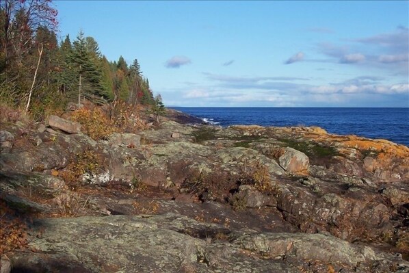 Cabin is 30' from Level Ledgerock Shoreline - Easy Walk to Water in Seconds!