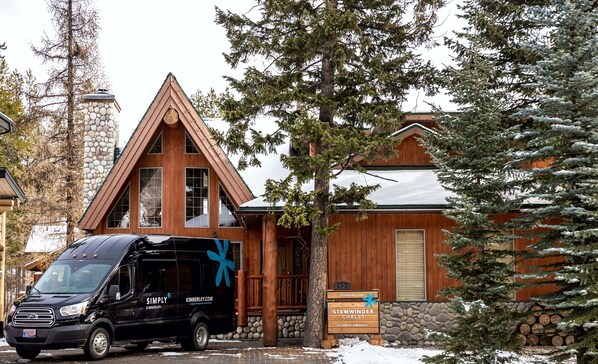 Exterior in the spring with Blk Executive-level Transit