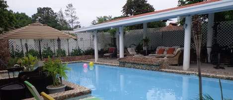 Poolside Quality Outdoor Living - 24/7/365 .......A Tropical Oasis awaits Yo