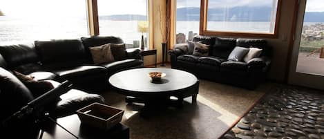 Living room with views of the bay and Islands from all windows