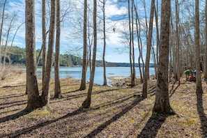 Such easy water access, located in a protected cove.