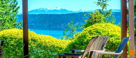 View of Lake Sammamish and mountains