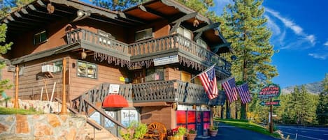 Street View of the Pine Cone Resort