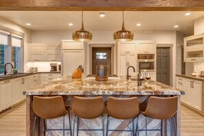 Oversized Kitchen Island - Great for Entertaining