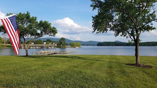 Bernard's Landing, the best views on Smith Mountain Lake