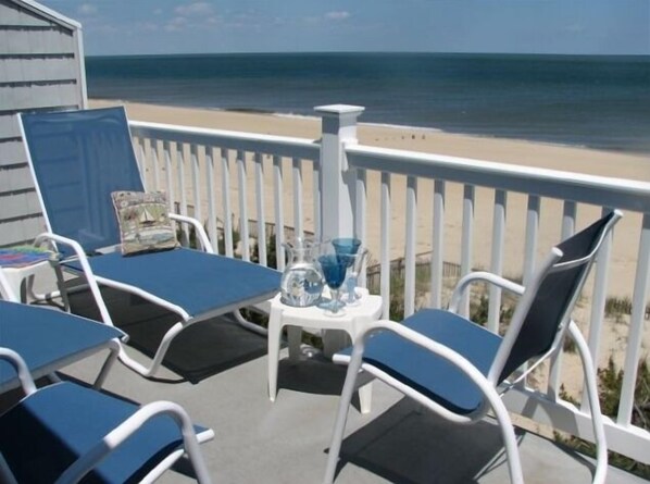 Master Bedroom Oceanfront Deck