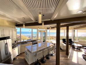 The entire top floor enjoys panoramic ocean views