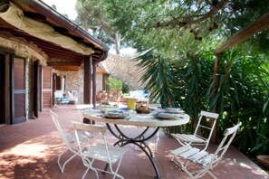 outside dining area 