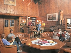 Lodge Lounge
