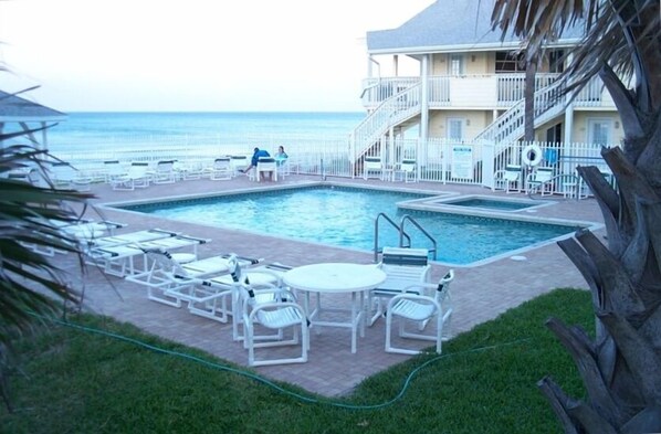 Oceanfront, Pool and Hot Tub with outside your front door
