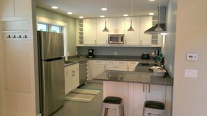 Full kitchen