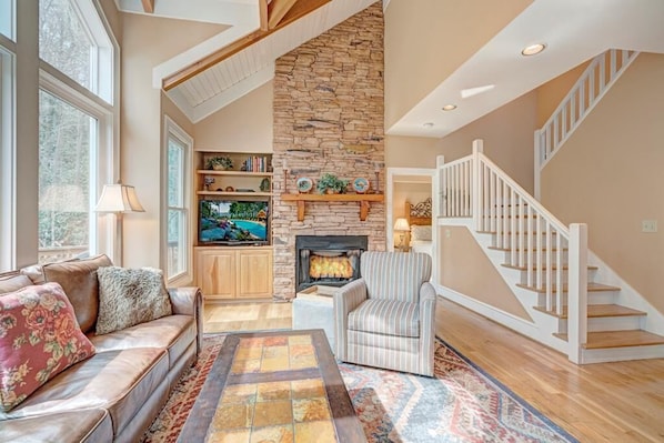 Living Room--- Cozy Fireplace and TV