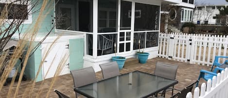 Great outdoor area with new patio!