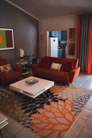 Modern Experience - Living room