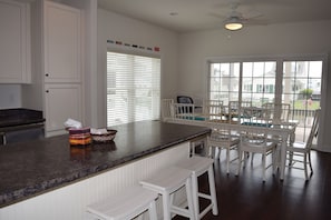 Dining area sliding doors to screen room 