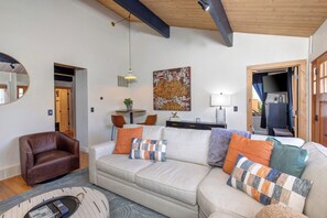 Upper level living room with pull out sofa bed