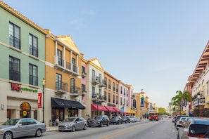 City Place close to Beach in Downtown West Palm Beach