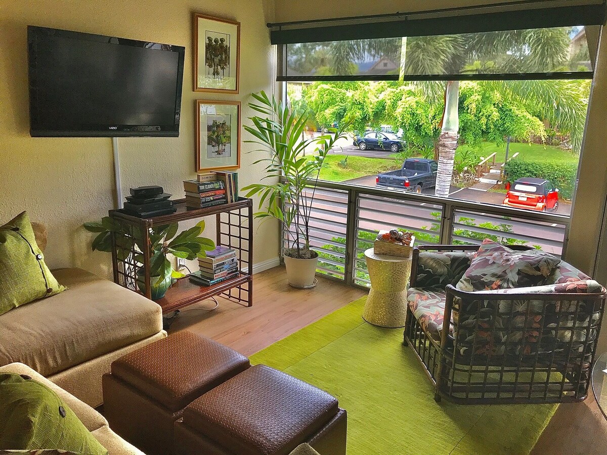 Large condo in Princeville, Kauai with View of Makai golf course