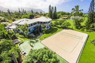 Waterfalls, Rainbows, Hot Tub, Golf, Tennis, Pool, Walk to Beach, Volleyball Crt