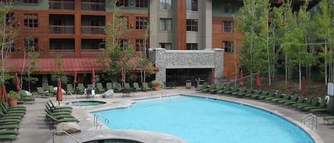 The heated Marriott Pool and hot tubs are open all year round.