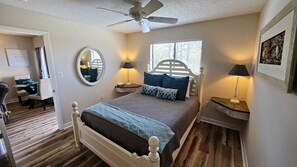 Master bedroom 
Queen bed