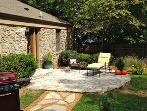 Backyard patio for grilling and dozing in the sun