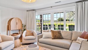 Redecorated: Flat screen TV, Fireplace, vineyard view