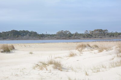 Waters Edge - Waterfront Vacation Home on Chincoteague Island Virginia